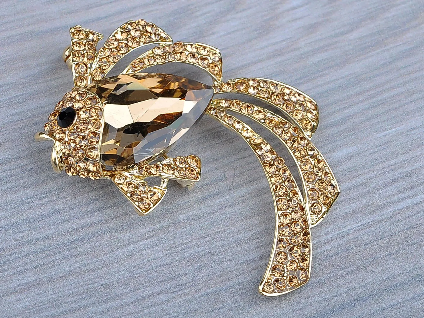 Alilang Golden Tone Light Topaz Colored Rhinestones Ocean Sea Goldenfish Brooch Pin