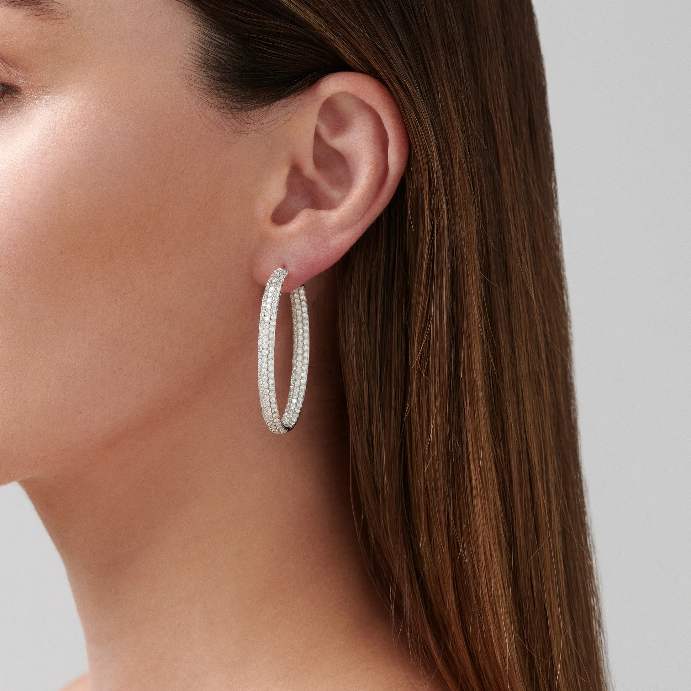Artisan Pavé Oval Hoop Earrings | 18K Yellow Gold
