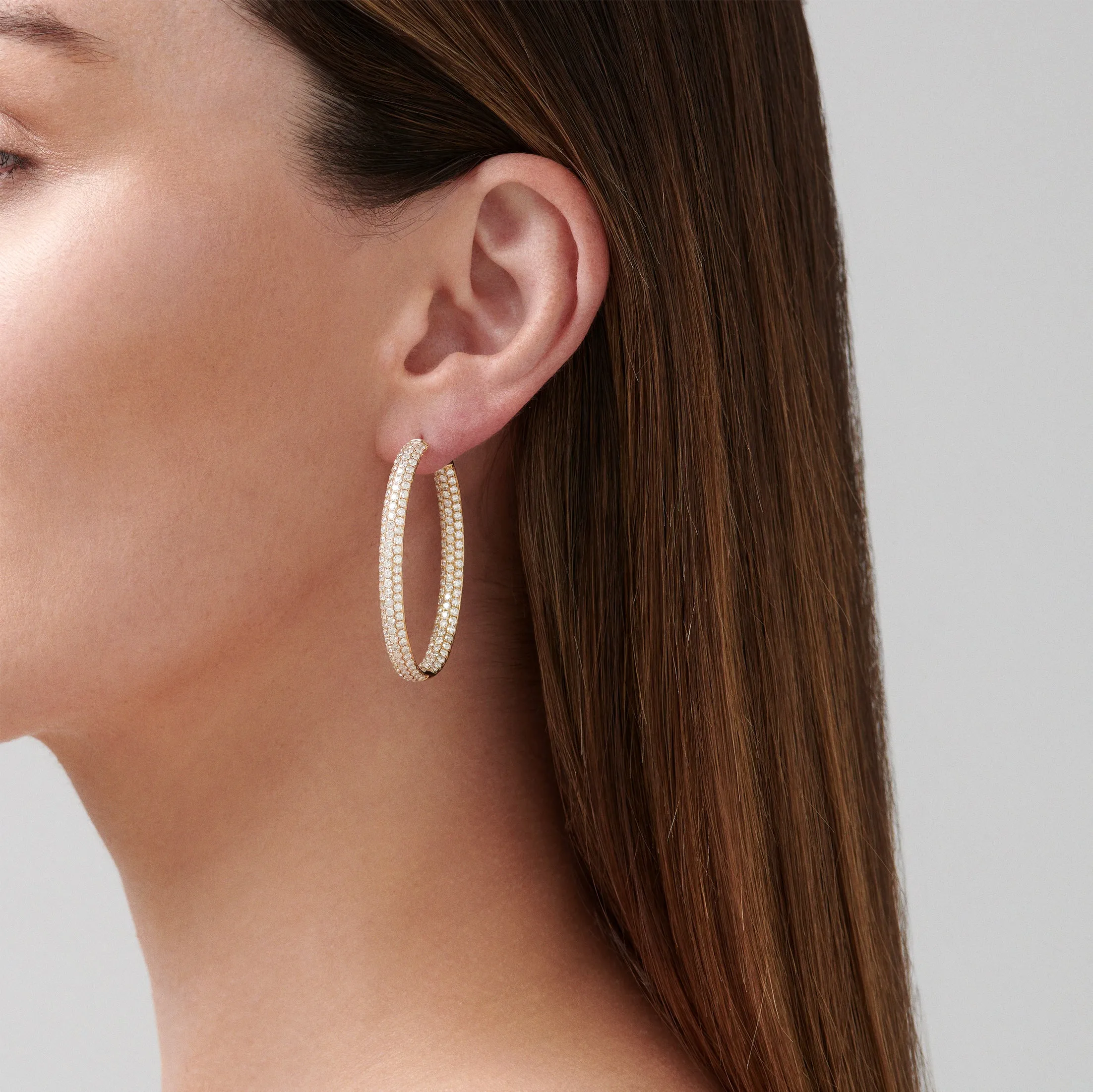 Artisan Pavé Oval Hoop Earrings | 18K Yellow Gold