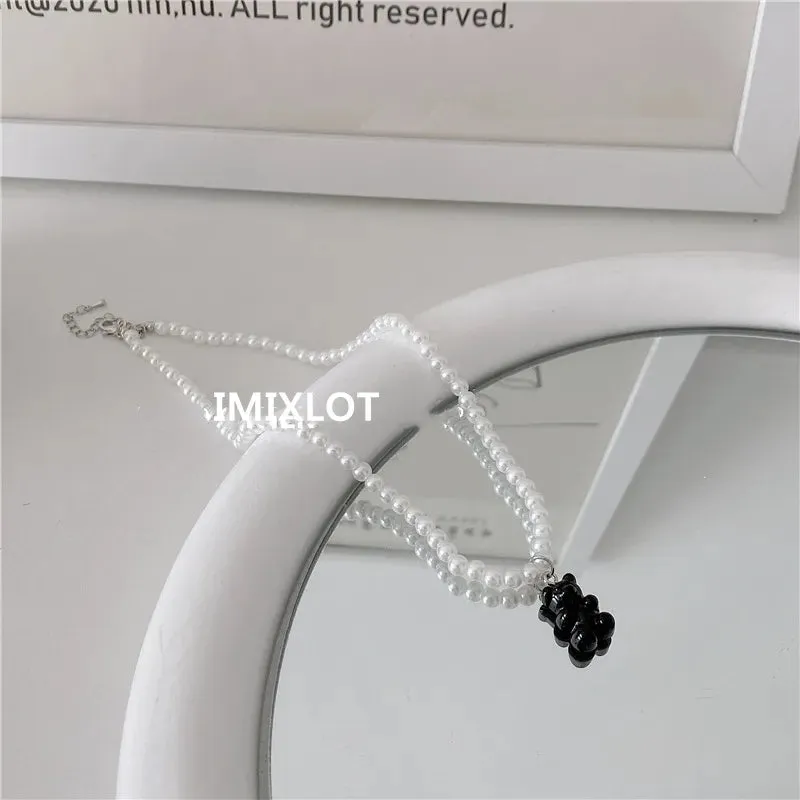 binfenxie Candy Black and White Resin Bear Necklace for Women Pearl Chain Beads Choker Link Jewelry Bohemia