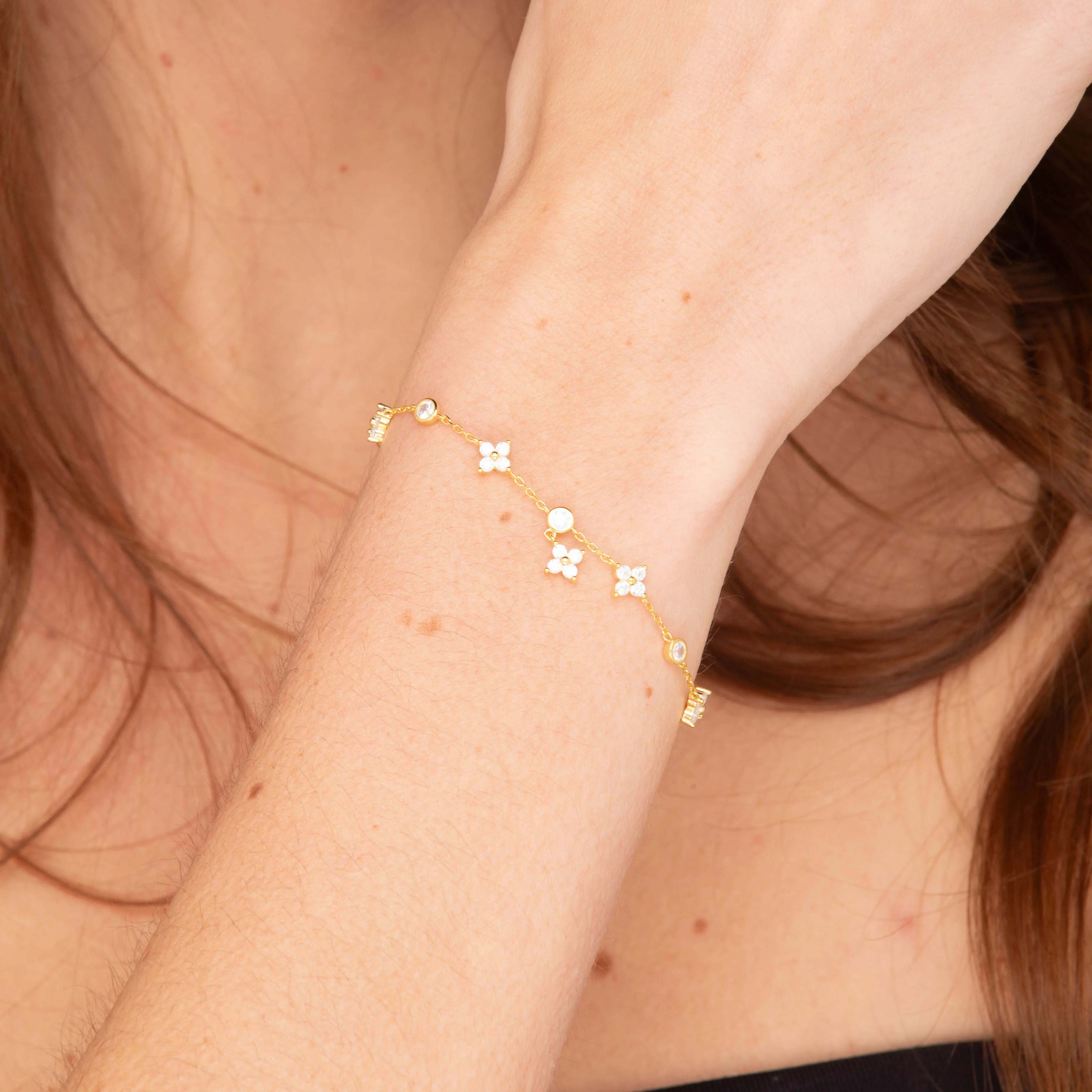 Clover Bezel Station Chain Bracelet