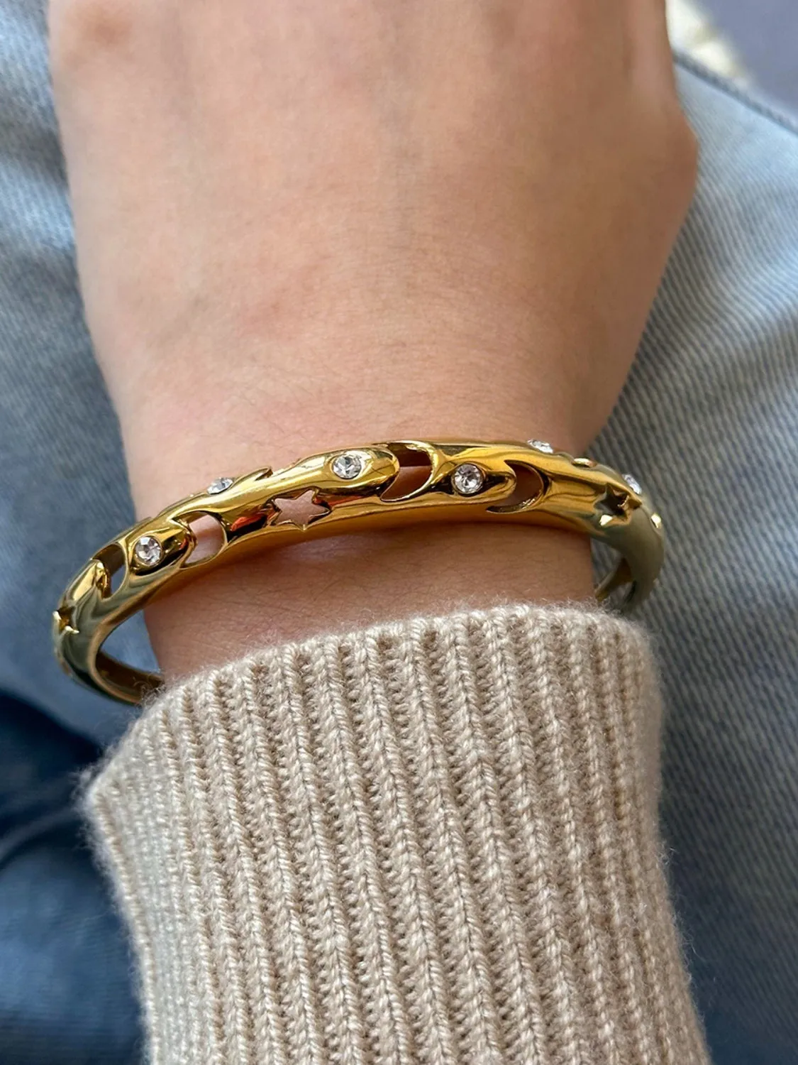 kesley Stainless Steel Inlaid Rhinestone Cutout Bracelet
