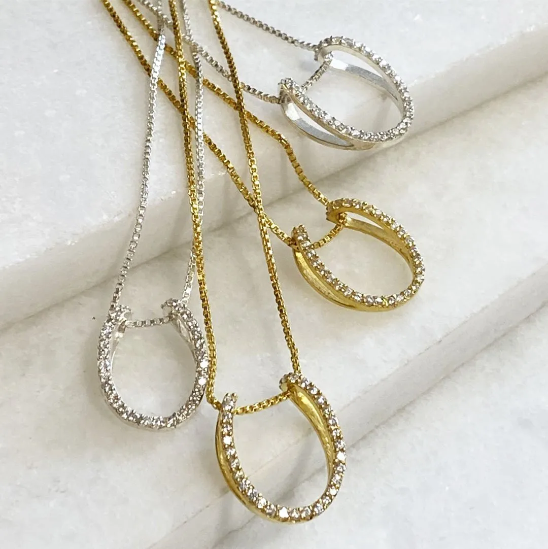 Levade - Horseshoe Moissanite Stone Pendant and Box Chain Sterling Silver Necklace