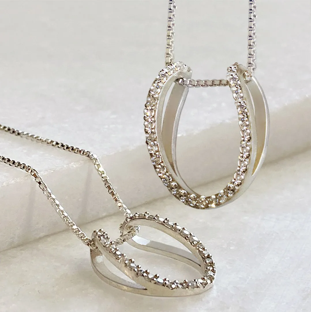 Levade - Horseshoe Moissanite Stone Pendant and Box Chain Sterling Silver Necklace