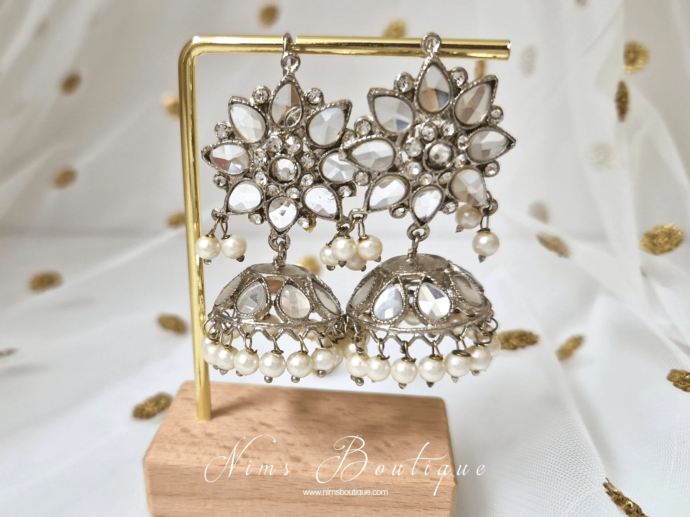 Medium Nandini Royal Silver & Pearl Chumke
