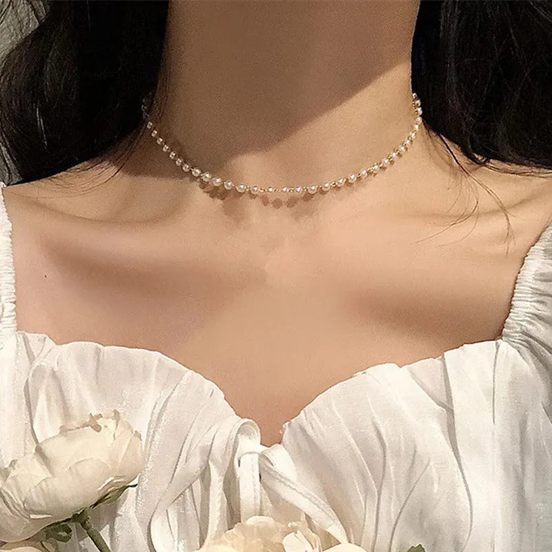 Optimized Product Title: "Trendy Beaded Women's Choker Necklace with Kpop Pearl Detail - Gold Color, Gothic Style Pendant | 2021 Collection - Perfect Collar Jewelry for Girls"