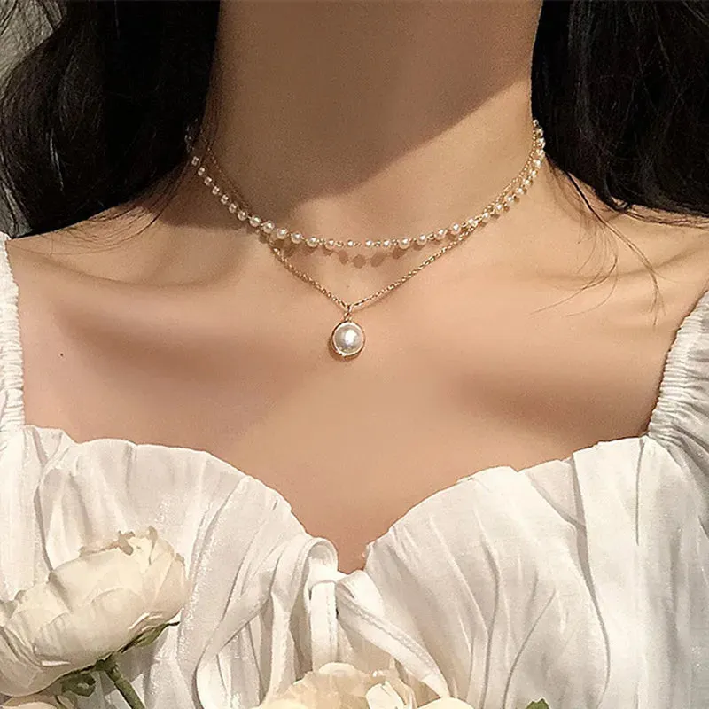 Optimized Product Title: "Trendy Beaded Women's Choker Necklace with Kpop Pearl Detail - Gold Color, Gothic Style Pendant | 2021 Collection - Perfect Collar Jewelry for Girls"