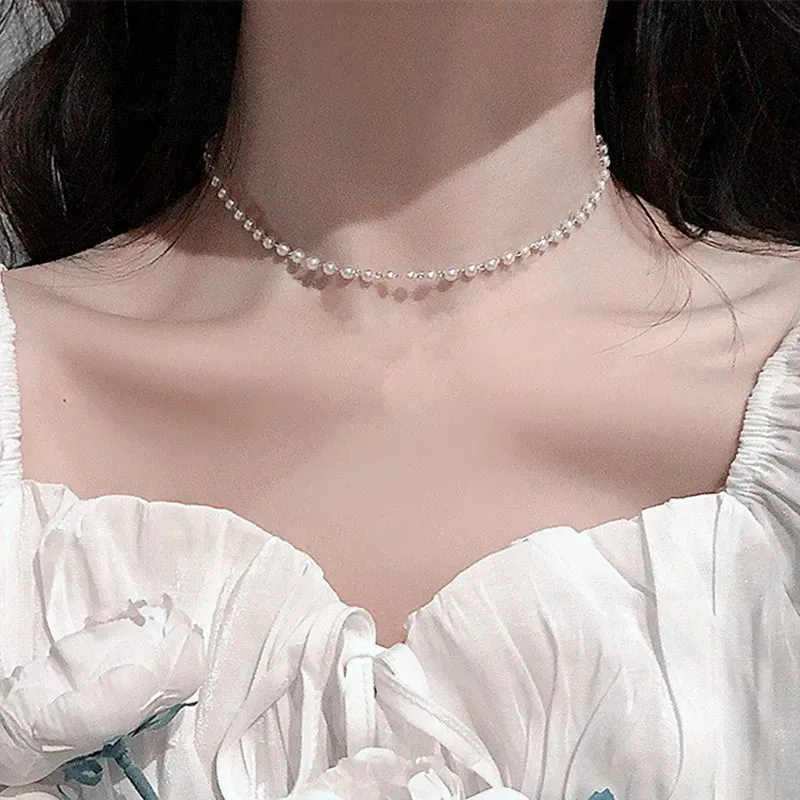 Optimized Product Title: "Trendy Beaded Women's Choker Necklace with Kpop Pearl Detail - Gold Color, Gothic Style Pendant | 2021 Collection - Perfect Collar Jewelry for Girls"