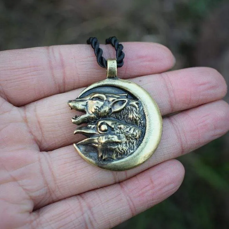Sanlan Odin Wolf And Raven Winged Pendant Necklace Animal Moon Necklaces Male Jewelry Gifts Choker 1pcs