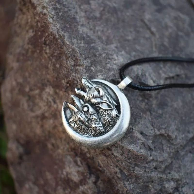 Sanlan Odin Wolf And Raven Winged Pendant Necklace Animal Moon Necklaces Male Jewelry Gifts Choker 1pcs