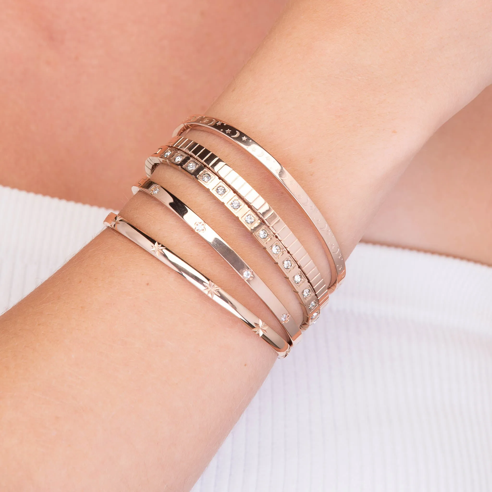 Slim Clover Zirconia Hinged Bangle Bracelet