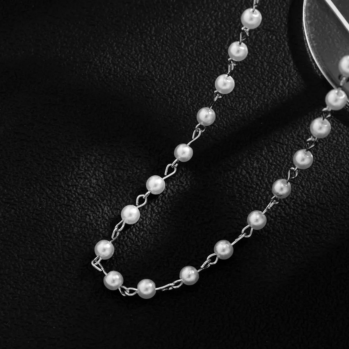 Small Pearl Beads Choker Necklace