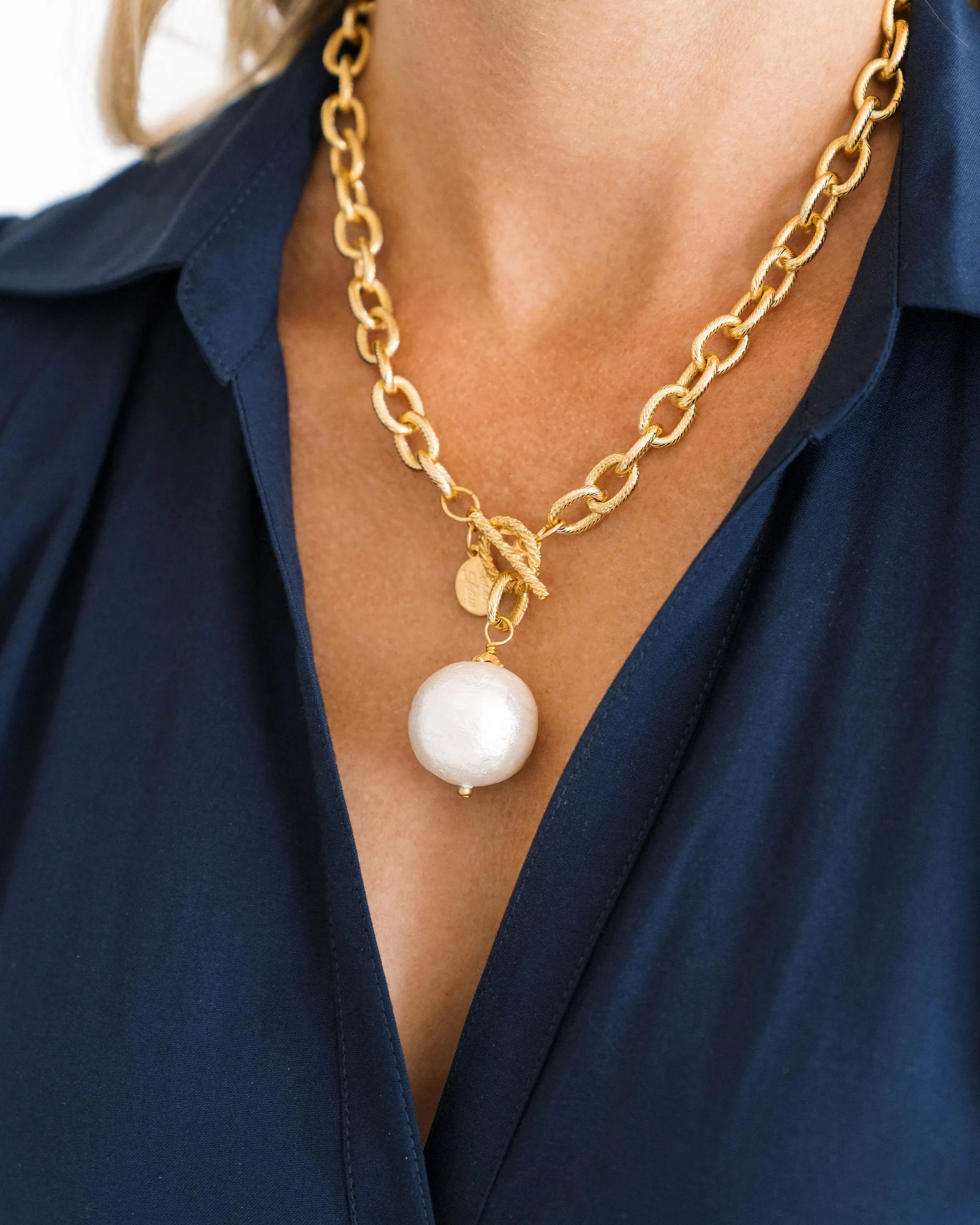 Susan Shaw Genuine Cotton Pearl on Toggle Necklace